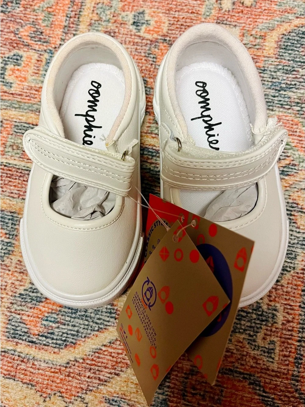 oomphies clean white